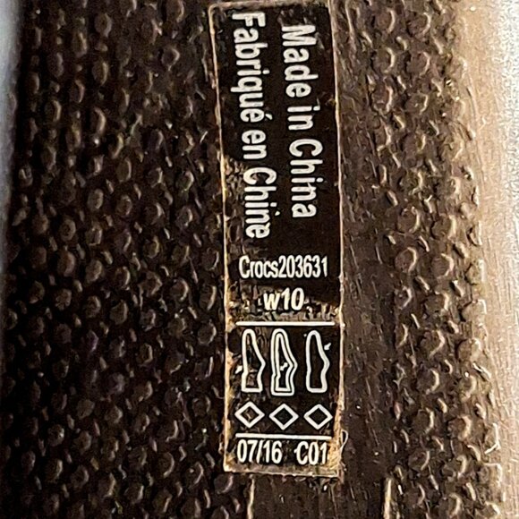 Black Crocs Women's Sarah Clogs Size 10 NICE - Picture 11 of 11